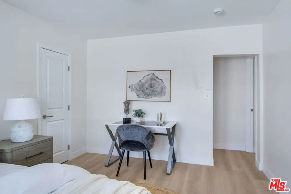 4248 Mcclung Drive Los Angeles, CA 90008