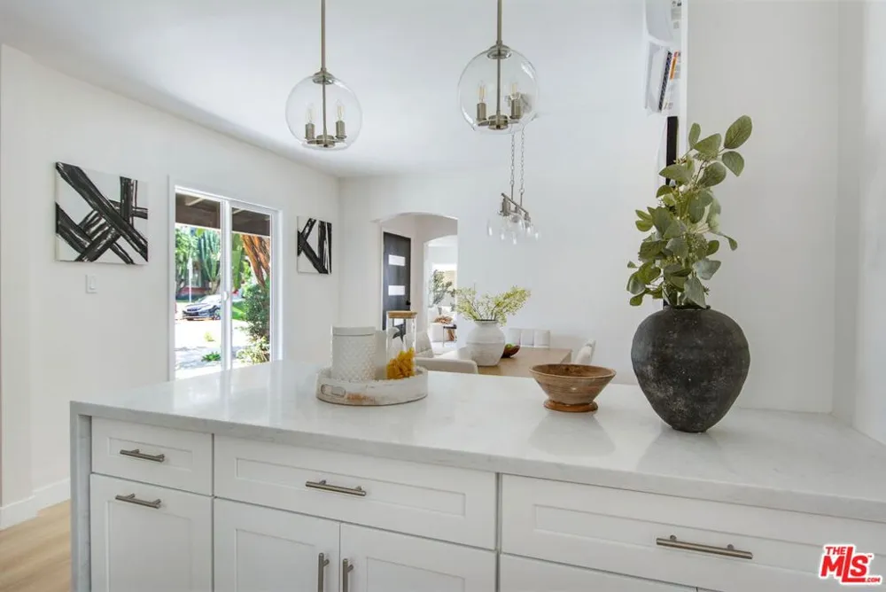 4248 Mcclung Drive Los Angeles, CA 90008