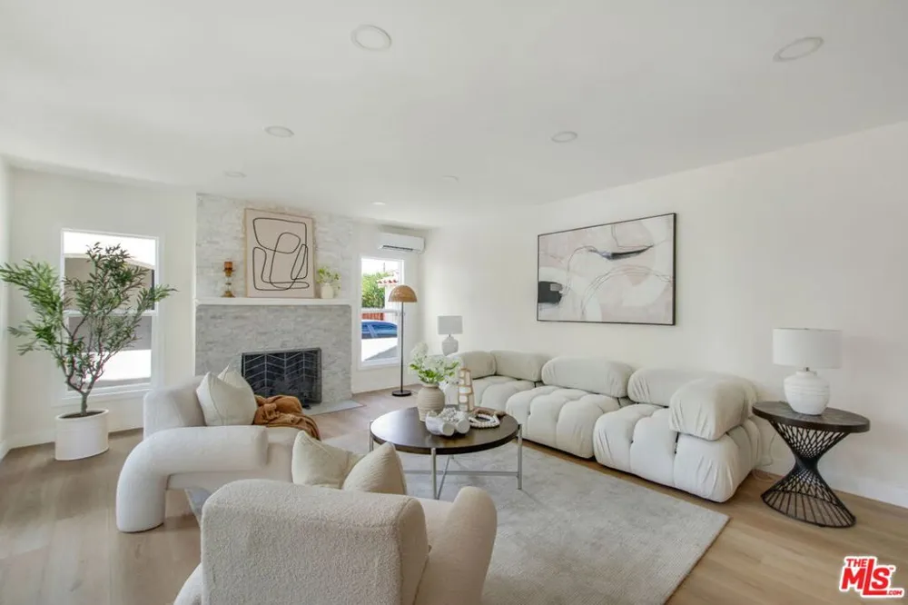 4248 Mcclung Drive Los Angeles, CA 90008