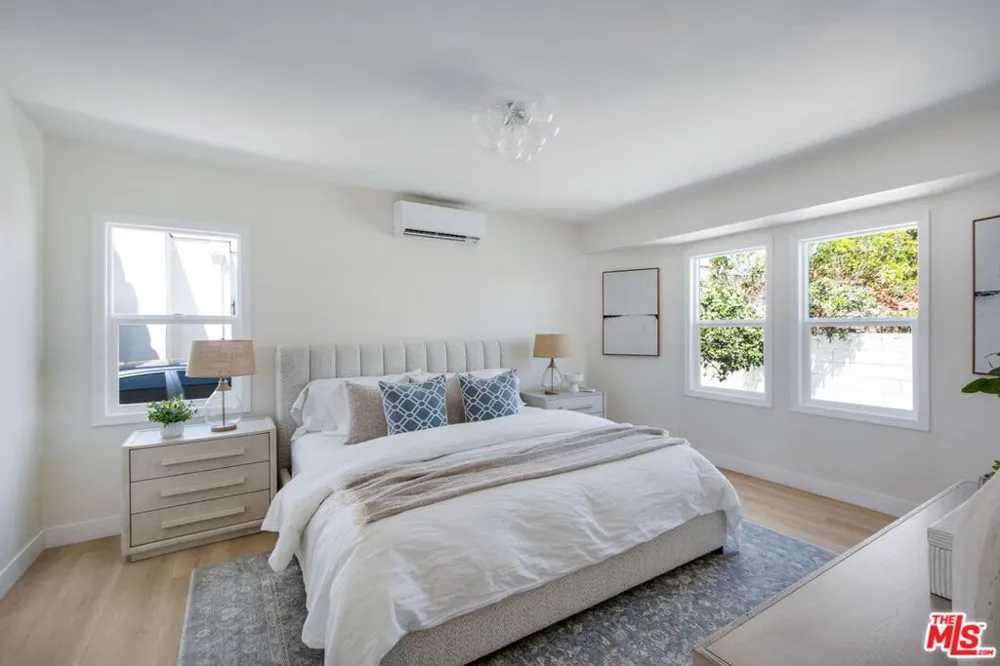 4248 Mcclung Drive Los Angeles, CA 90008