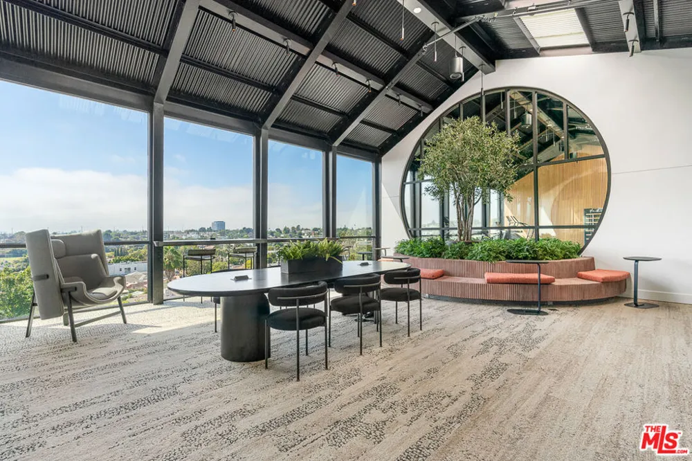 10700 Tabor Street #212 Los Angeles, CA 90034