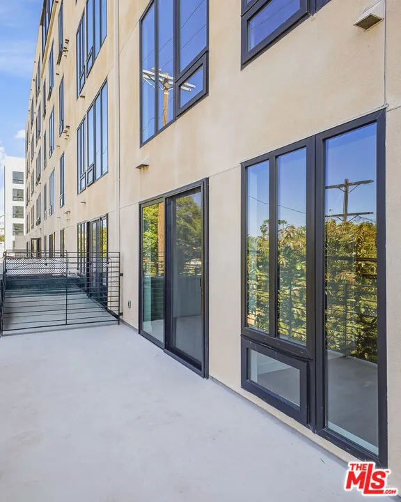10700 Tabor Street #212 Los Angeles, CA 90034