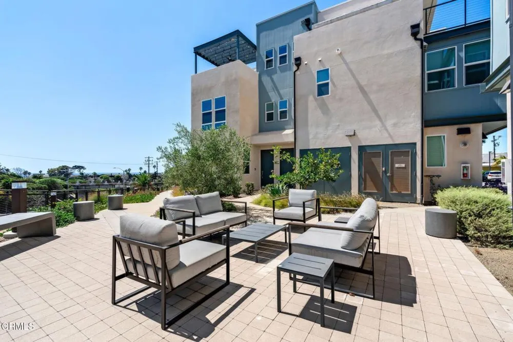 1276 E Thompson Boulevard #101 Ventura, CA 93001