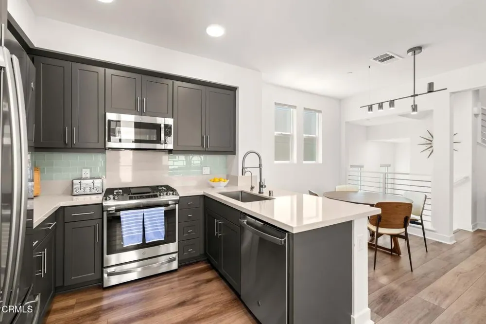 1276 E Thompson Boulevard #101 Ventura, CA 93001