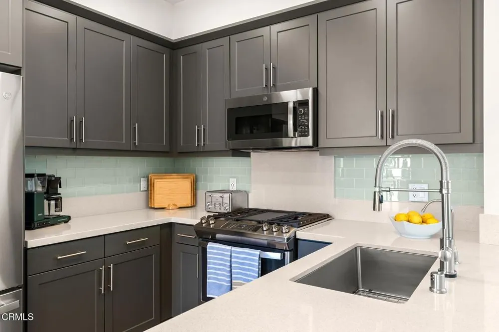 1276 E Thompson Boulevard #101 Ventura, CA 93001