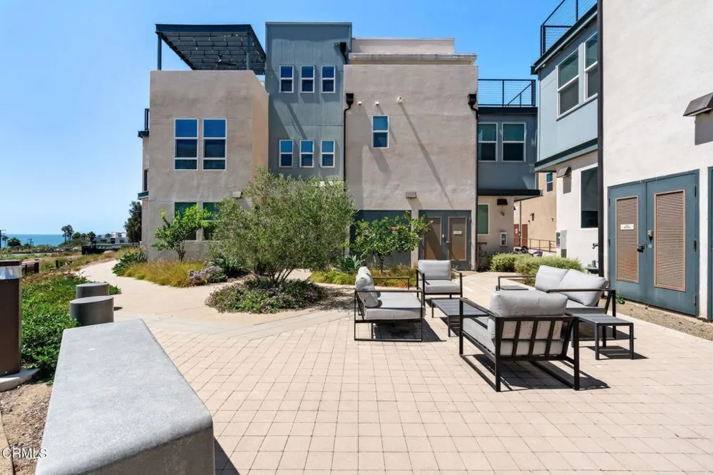 1276 E Thompson Boulevard #101 Ventura, CA 93001