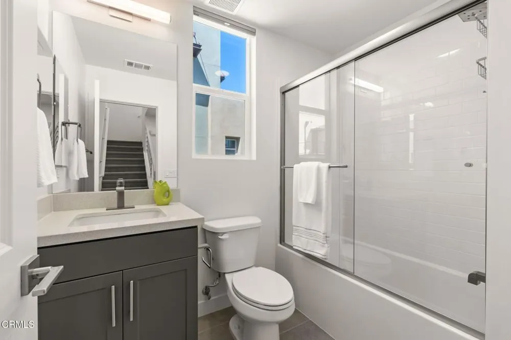 1276 E Thompson Boulevard #101 Ventura, CA 93001