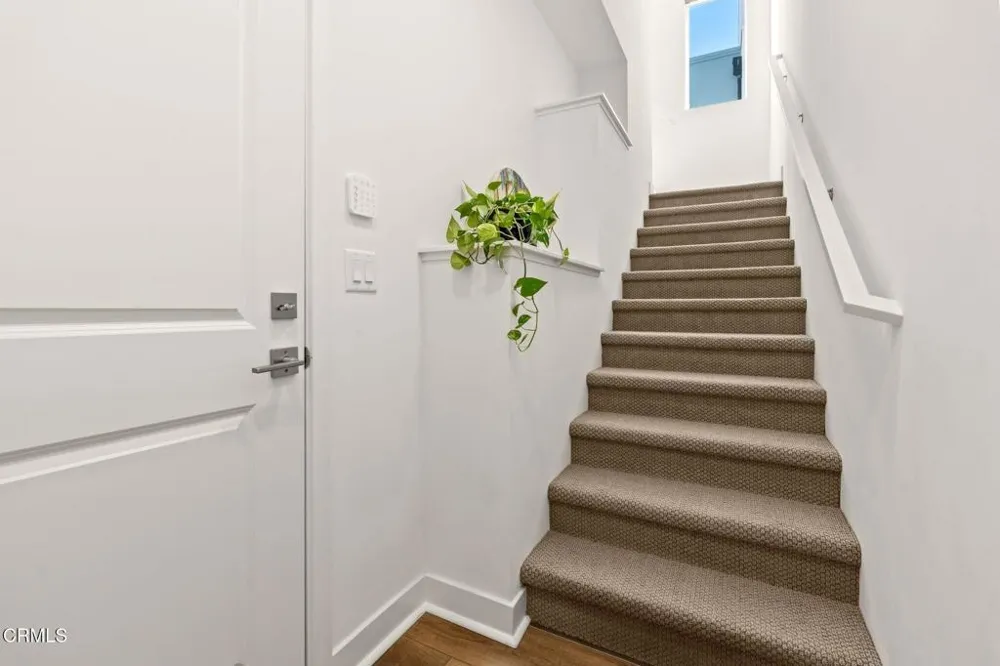 1276 E Thompson Boulevard #101 Ventura, CA 93001