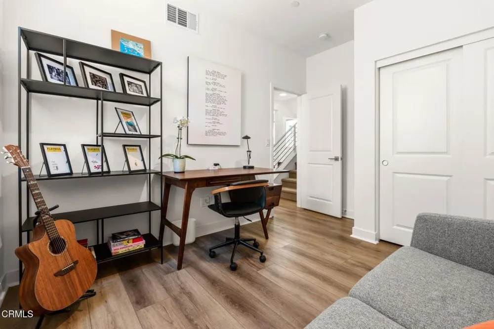 1276 E Thompson Boulevard #101 Ventura, CA 93001