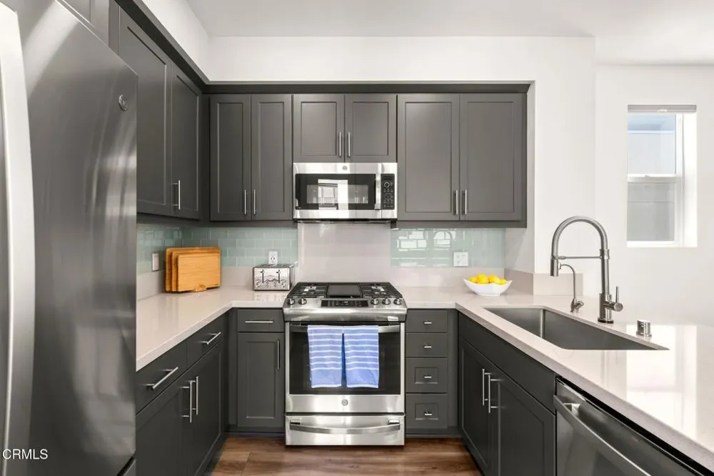 1276 E Thompson Boulevard #101 Ventura, CA 93001