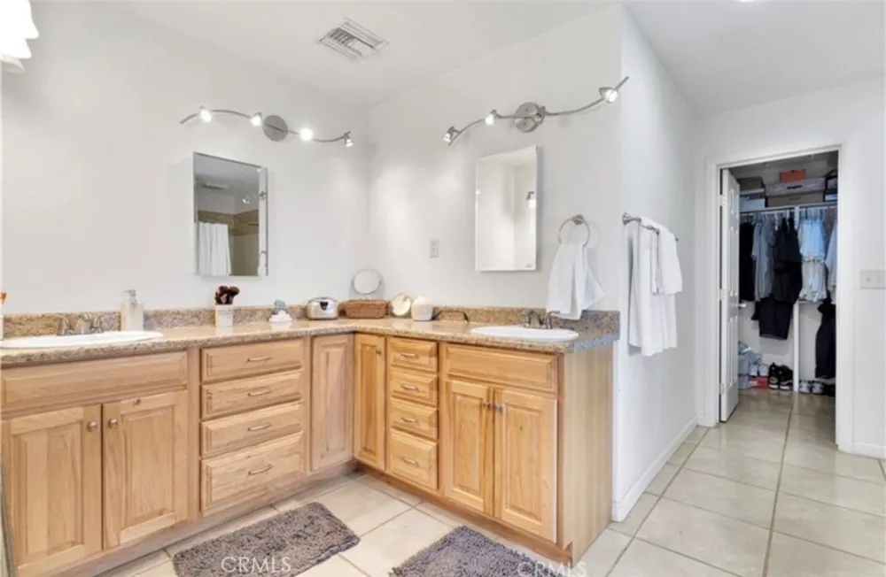 16192 Molino Victorville, CA 92395
