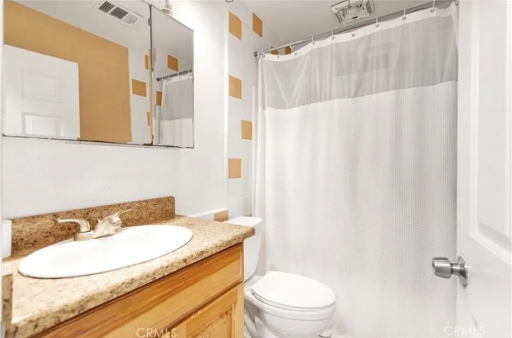16192 Molino Victorville, CA 92395