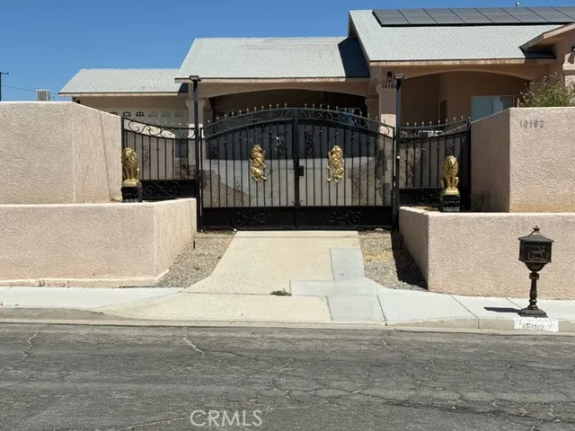 16192 Molino Victorville, CA 92395