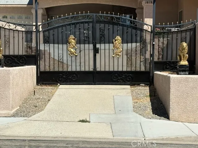 16192 Molino Victorville, CA 92395