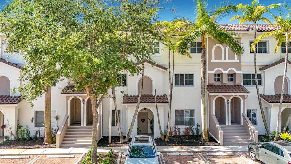 312 BAYFRONT DRIVE Boynton Beach, FL 33435