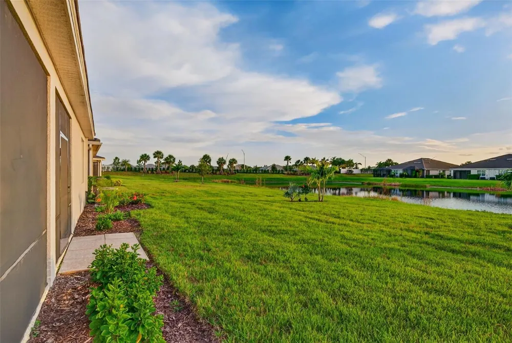 18122 BEACH RANCH Lakewood Ranch, FL 34211