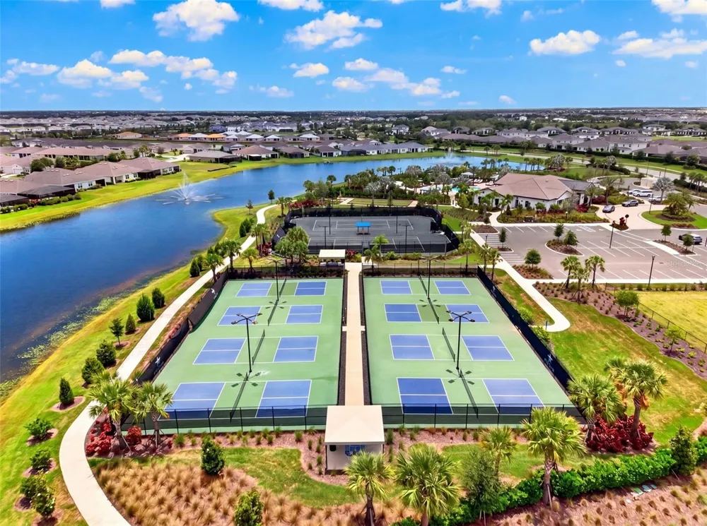 18122 BEACH RANCH Lakewood Ranch, FL 34211