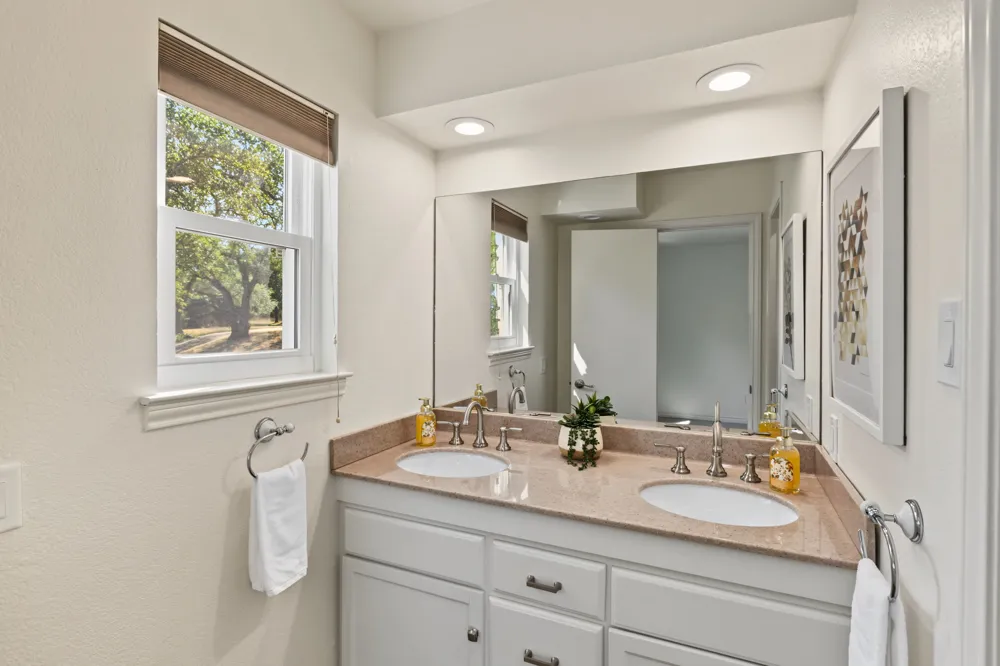 3 Laurel Hill Street Austin, TX 78737