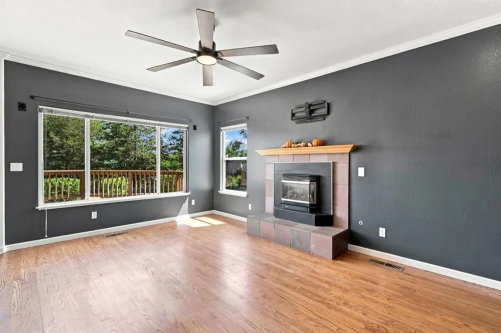 1641 El Camino De Vida Hollister, CA 95023