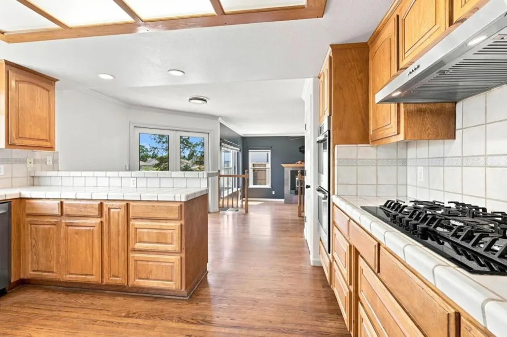 1641 El Camino De Vida Hollister, CA 95023