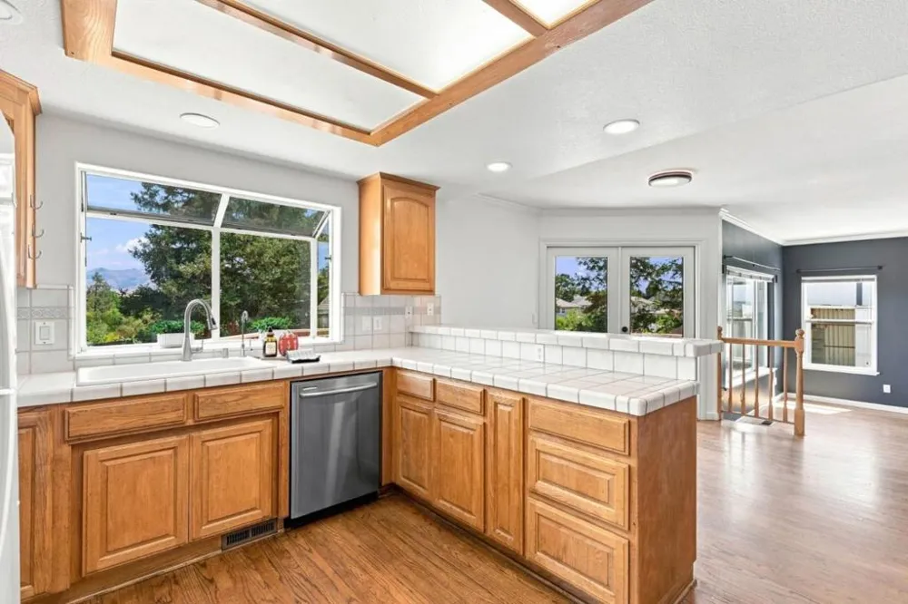 1641 El Camino De Vida Hollister, CA 95023