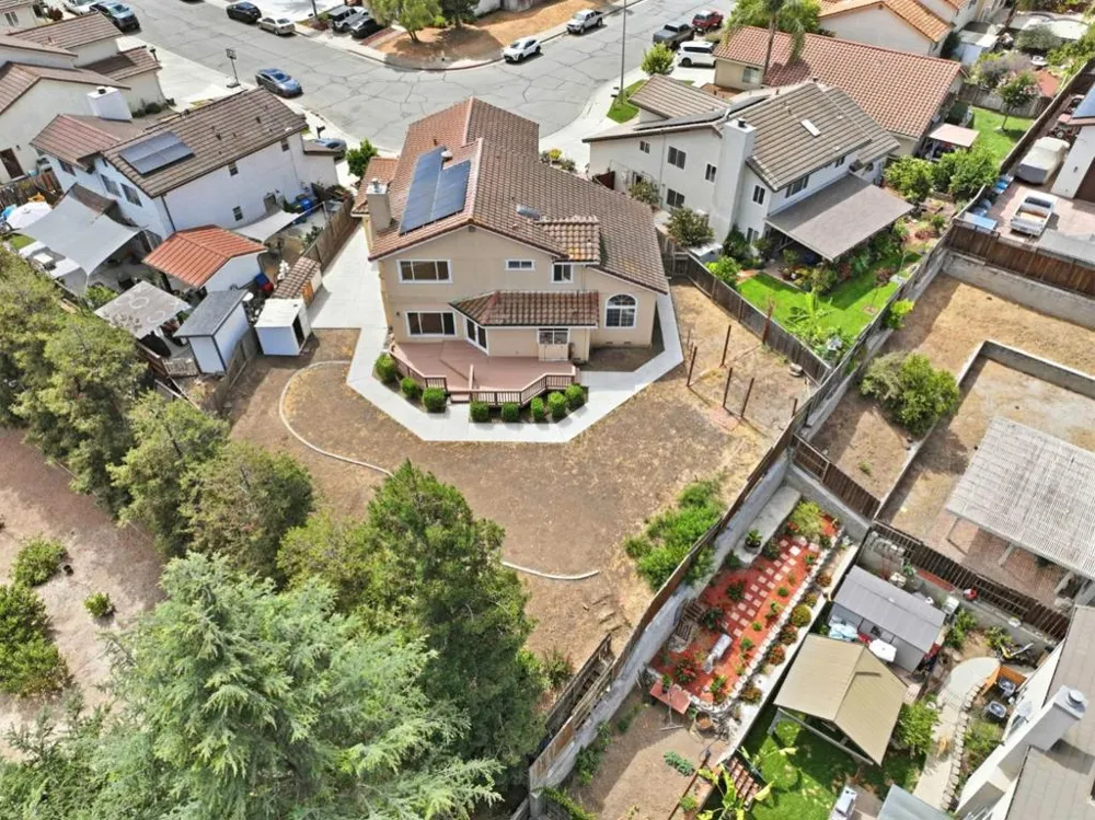 1641 El Camino De Vida Hollister, CA 95023