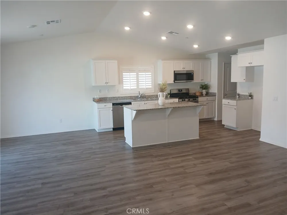 635 Moondance San Jacinto, CA 92583