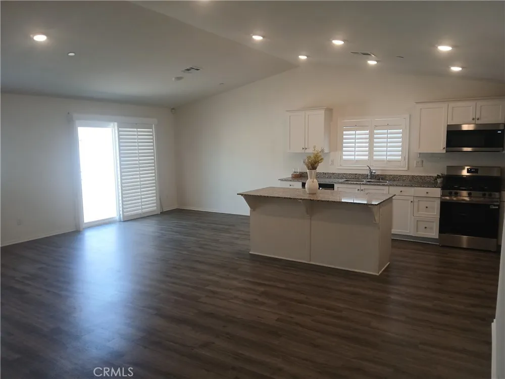 635 Moondance San Jacinto, CA 92583