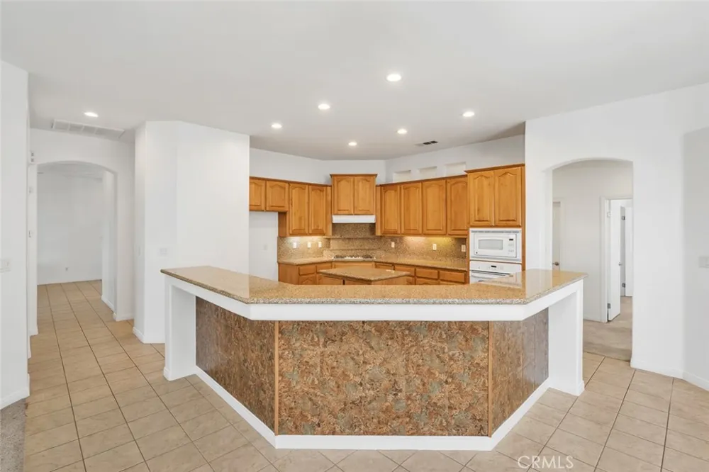 13417 Hinault Drive Bakersfield, CA 93314