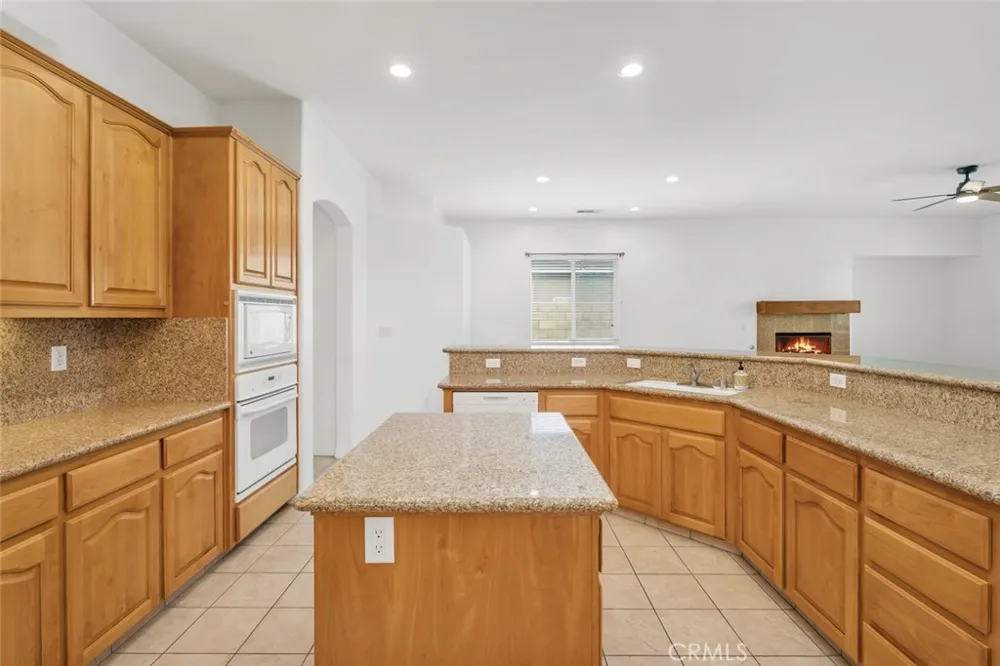 13417 Hinault Drive Bakersfield, CA 93314