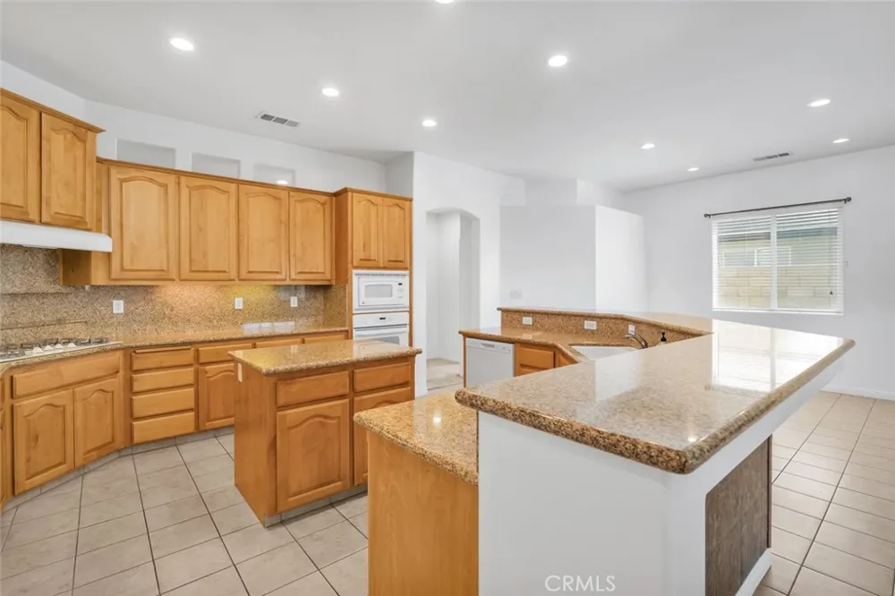 13417 Hinault Drive Bakersfield, CA 93314