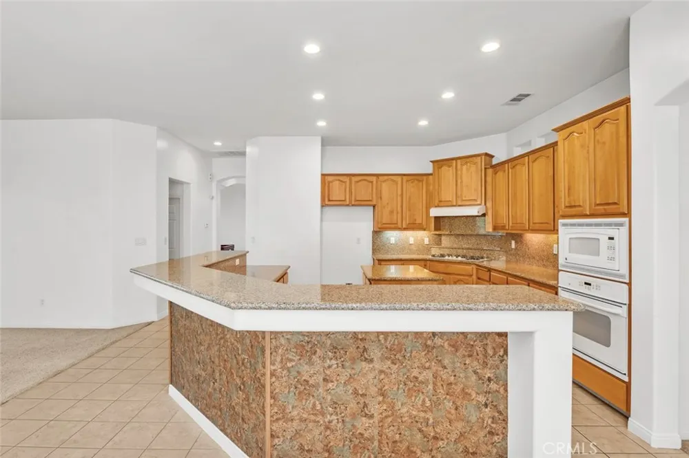 13417 Hinault Drive Bakersfield, CA 93314