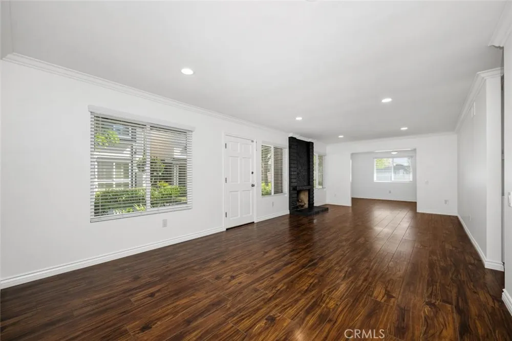 11264 Morgen Way Cypress, CA 90630