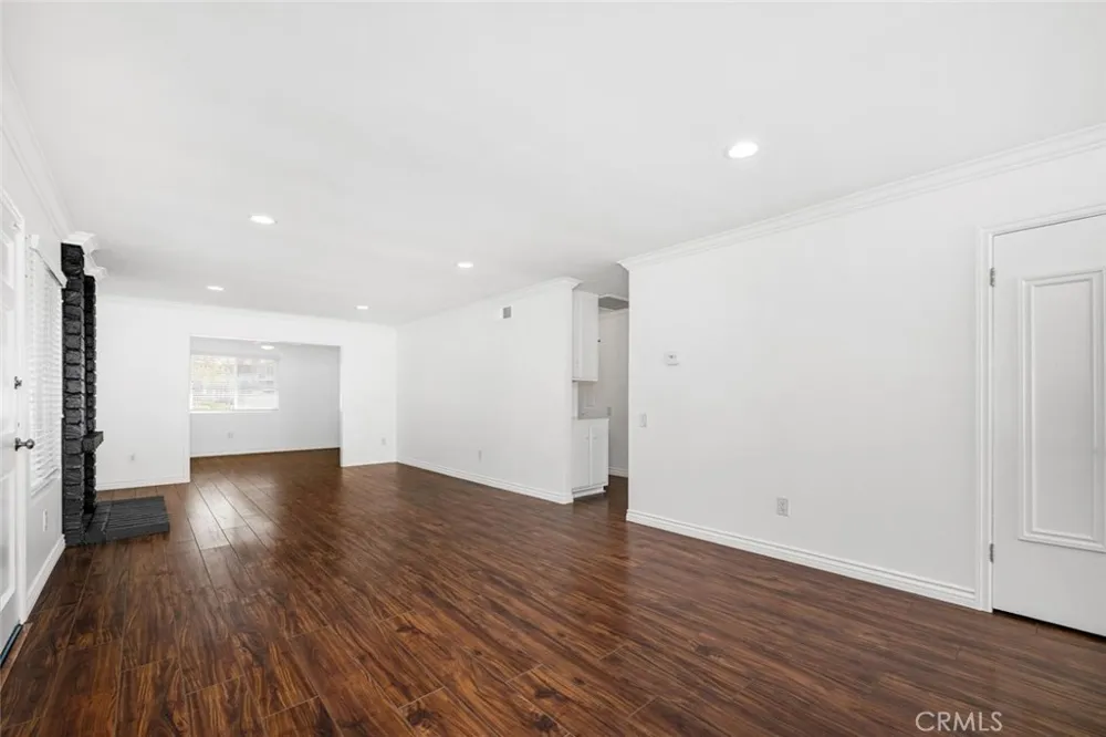 11264 Morgen Way Cypress, CA 90630