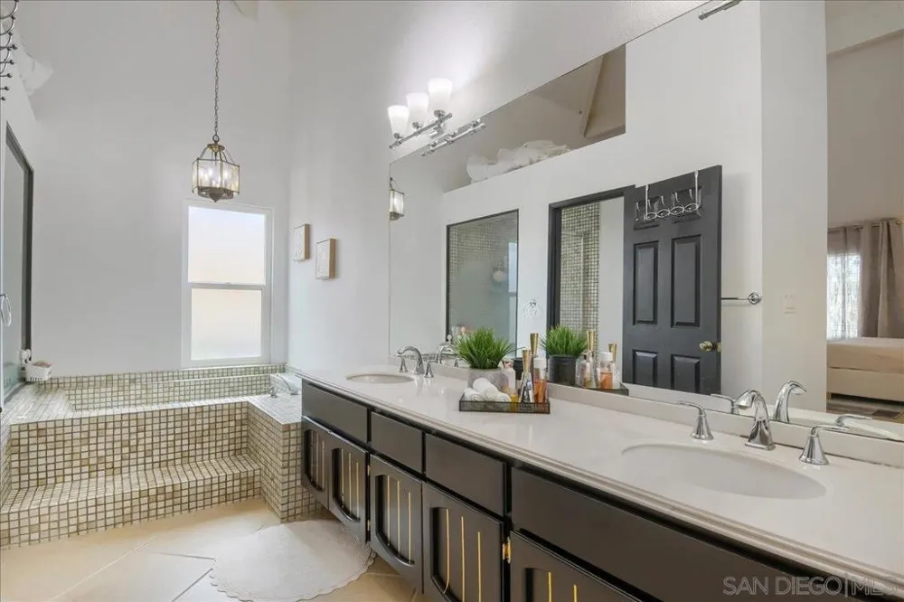 12550 Shropshire Ln San Diego, CA 92128