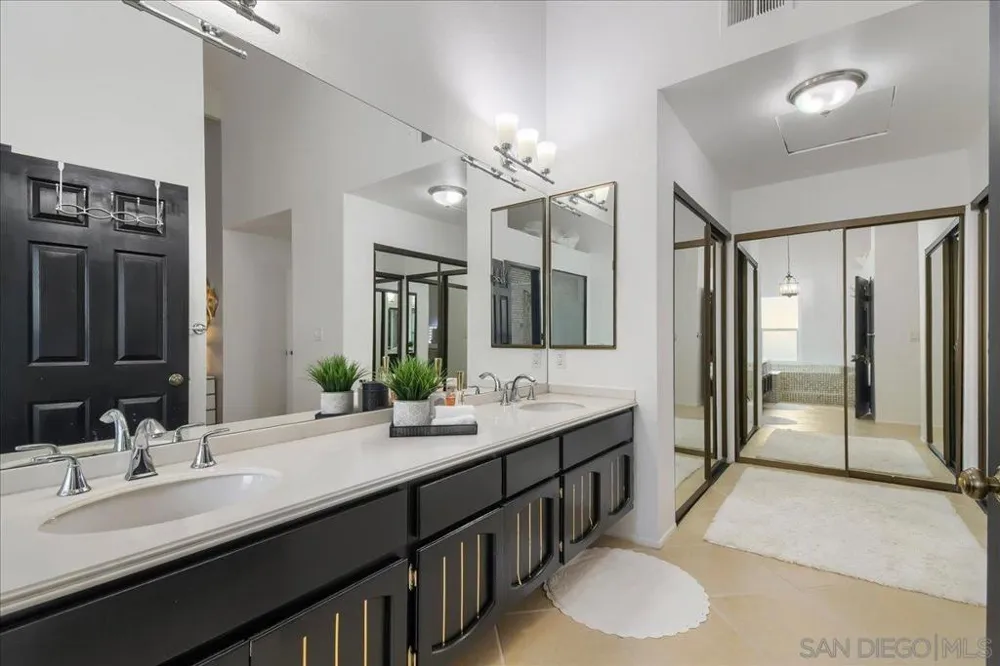 12550 Shropshire Ln San Diego, CA 92128