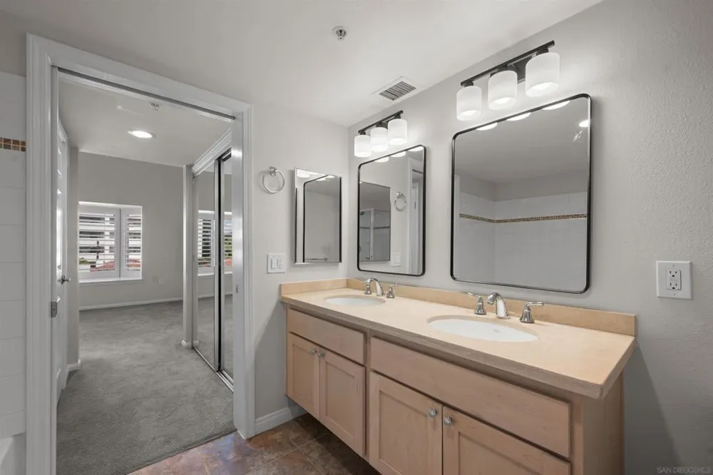 2400 5th Ave #425 San Diego, CA 92101