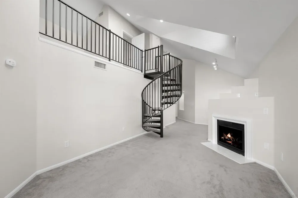 2400 5th Ave #425 San Diego, CA 92101