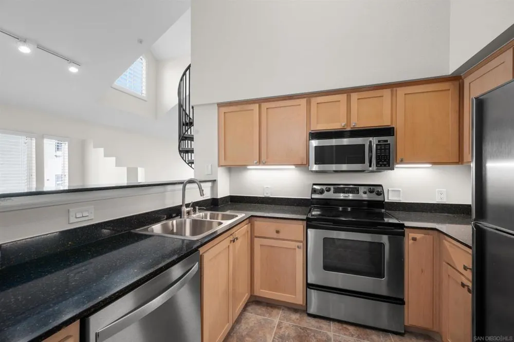 2400 5th Ave #425 San Diego, CA 92101