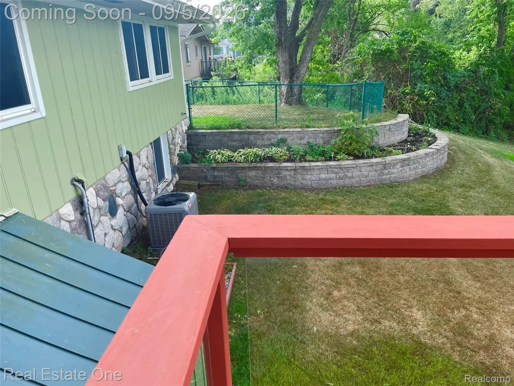 1910 Harwood Drive Oxford Charter Township, MI 48371