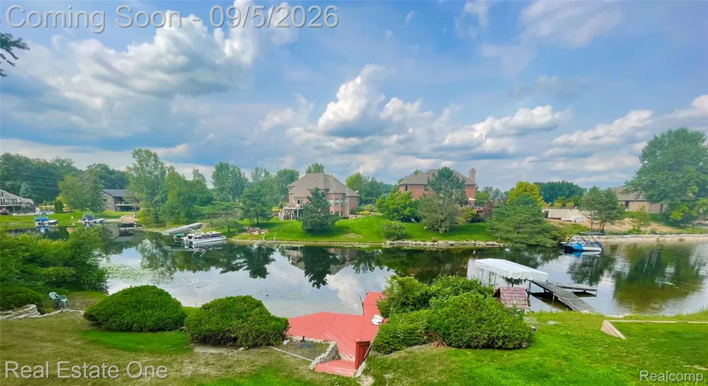 1910 Harwood Drive Oxford Charter Township, MI 48371