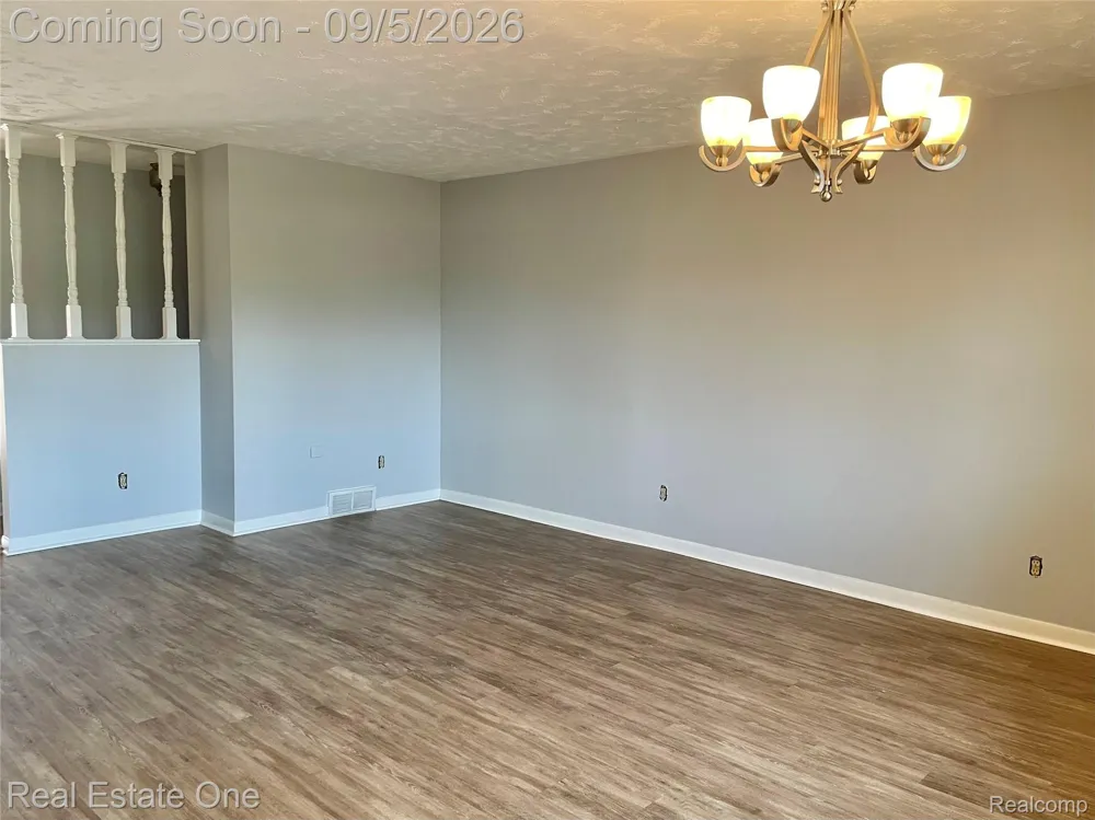 1910 Harwood Drive Oxford Charter Township, MI 48371