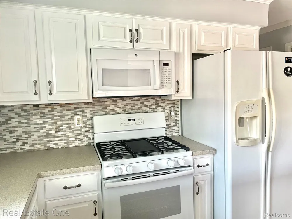 1910 Harwood Drive Oxford Charter Township, MI 48371