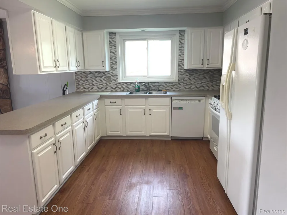 1910 Harwood Drive Oxford Charter Township, MI 48371