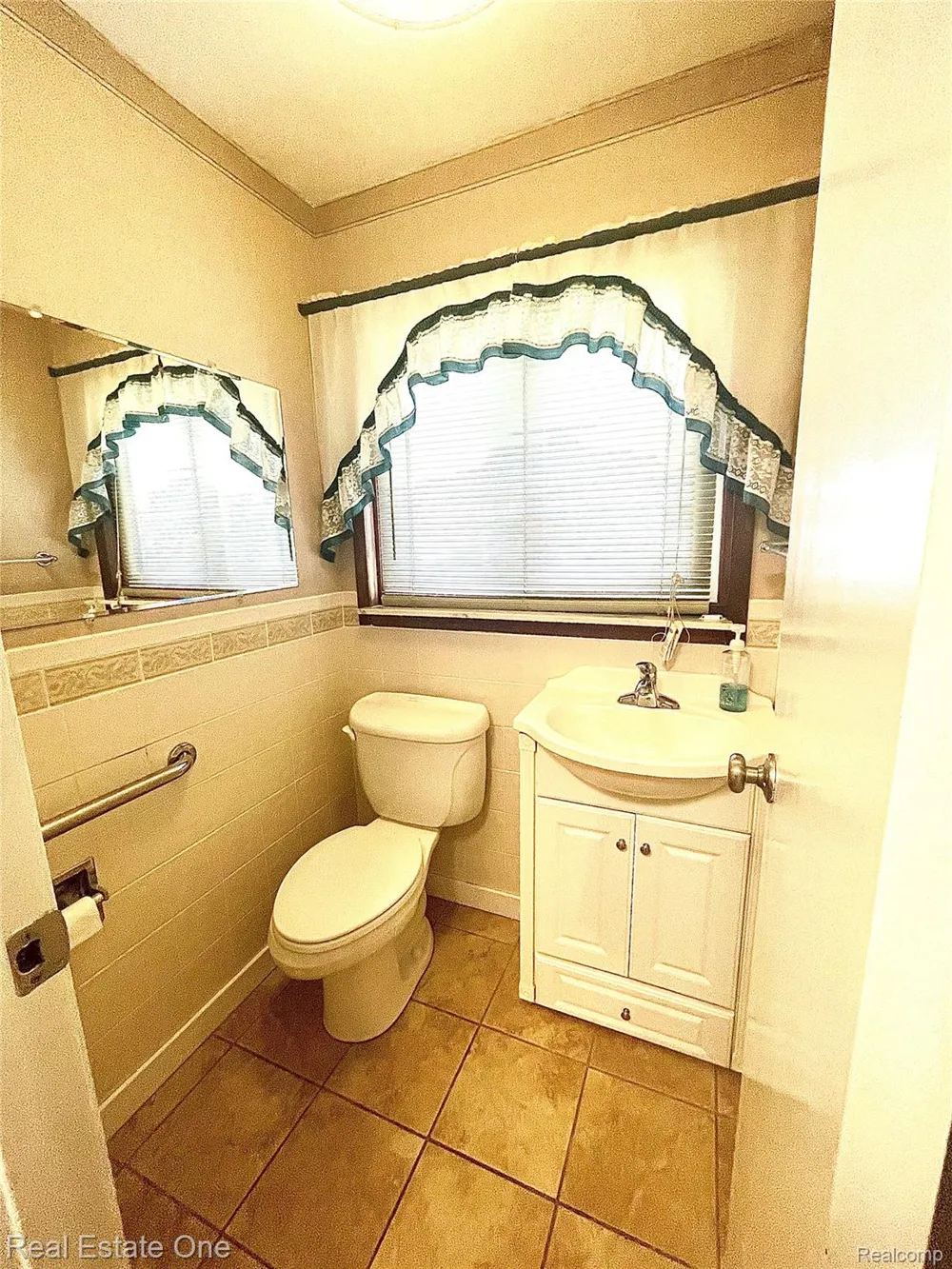 1910 Harwood Drive Oxford Charter Township, MI 48371