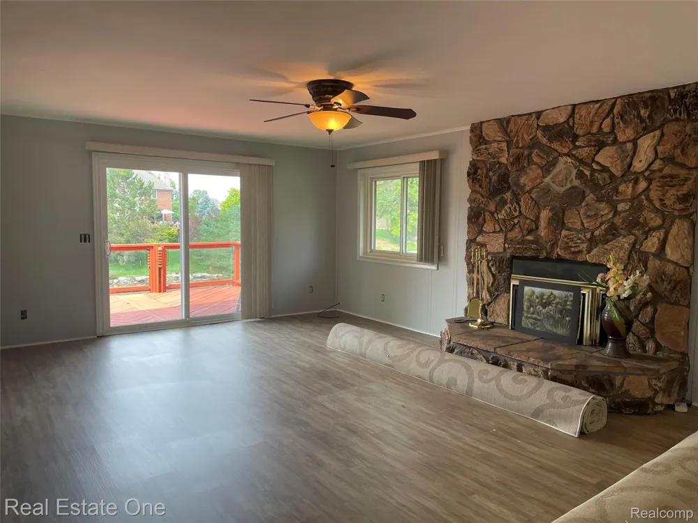 1910 Harwood Drive Oxford Charter Township, MI 48371