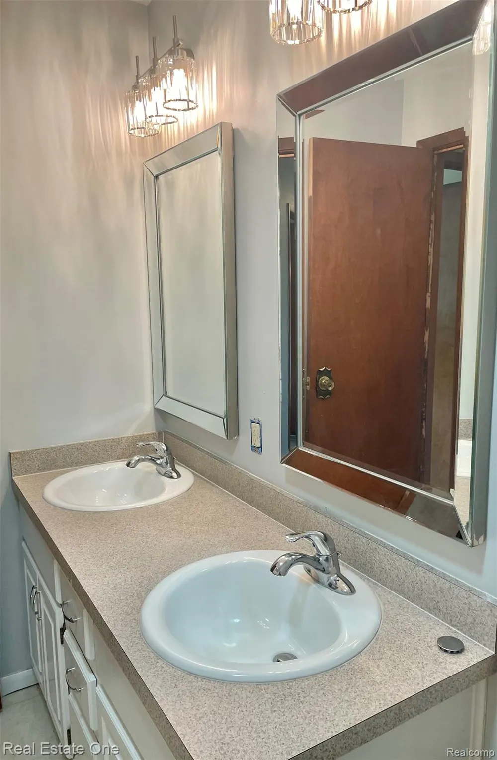 1910 Harwood Drive Oxford Charter Township, MI 48371