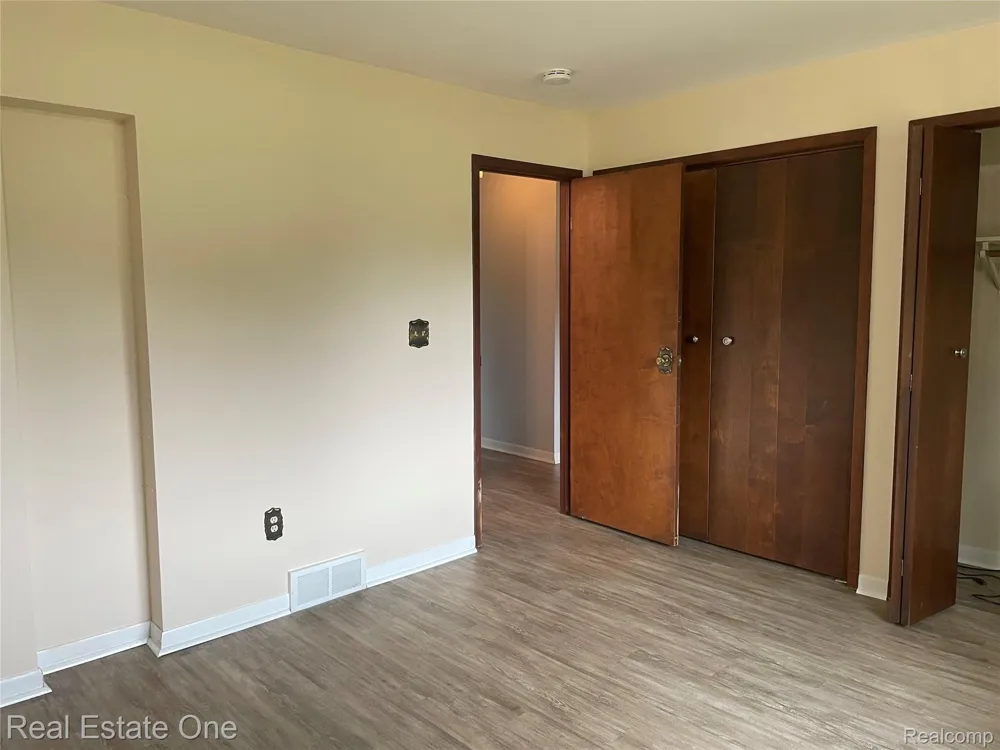 1910 Harwood Drive Oxford Charter Township, MI 48371