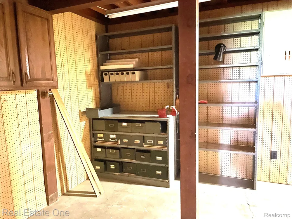 1910 Harwood Drive Oxford Charter Township, MI 48371