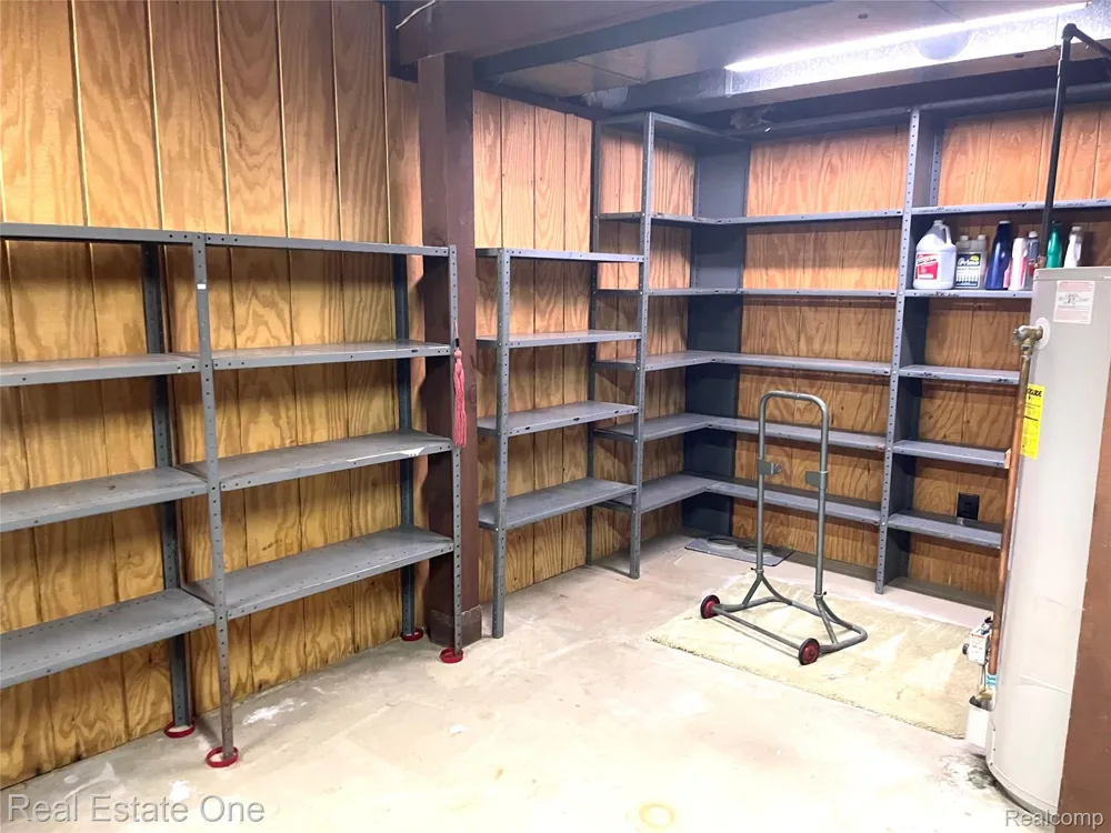 1910 Harwood Drive Oxford Charter Township, MI 48371
